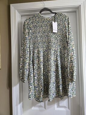 NWT Daisy Street Floral Smocked Top Long-Sleeve Dress Size Medium